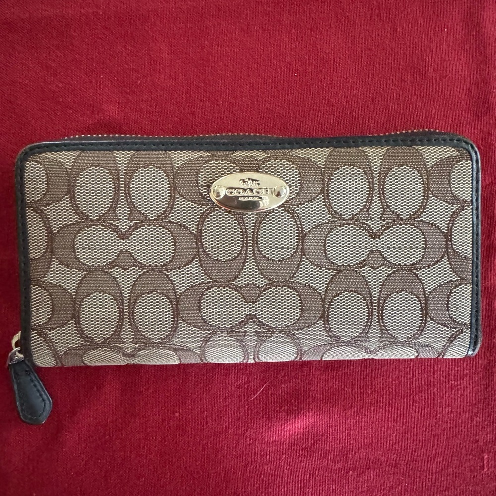Coach Signature Tan and Black Wallet-EUC